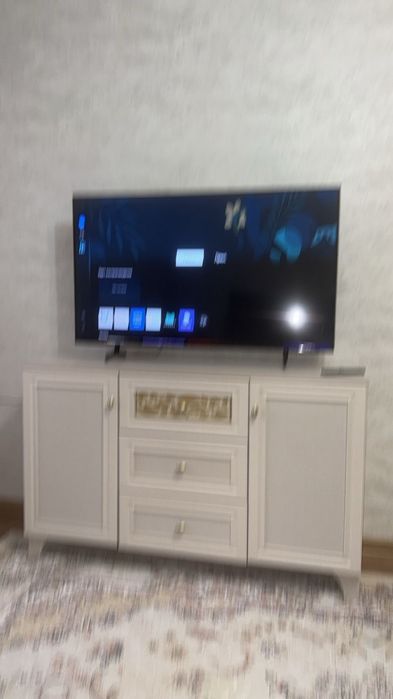 Продам срочно телевизор самсунг смарт