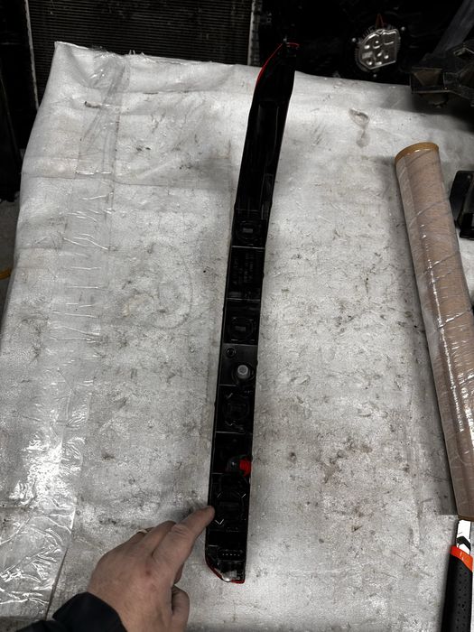 Stop stânga bară spate audi q7.4m.cod:4m0945095.