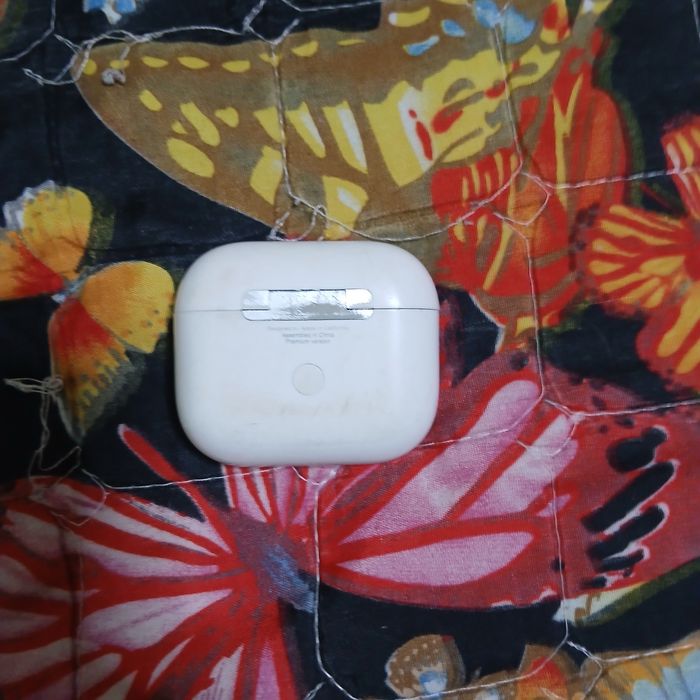 Orginal AirPods.