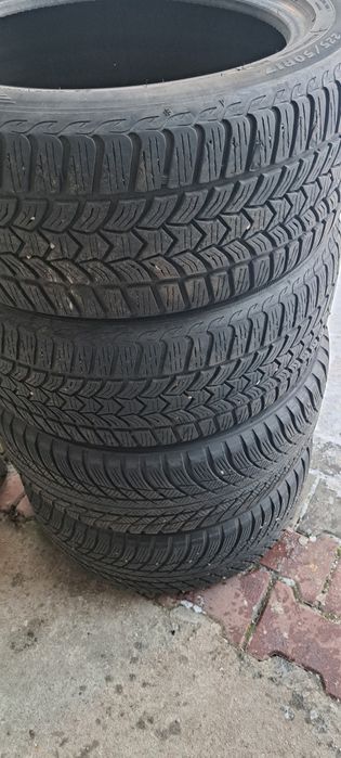 Vand anvelope de iarna 225 50 r17