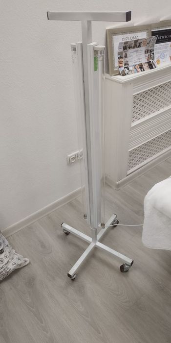 Кварцевые (бактерицидные) лампы в штативе