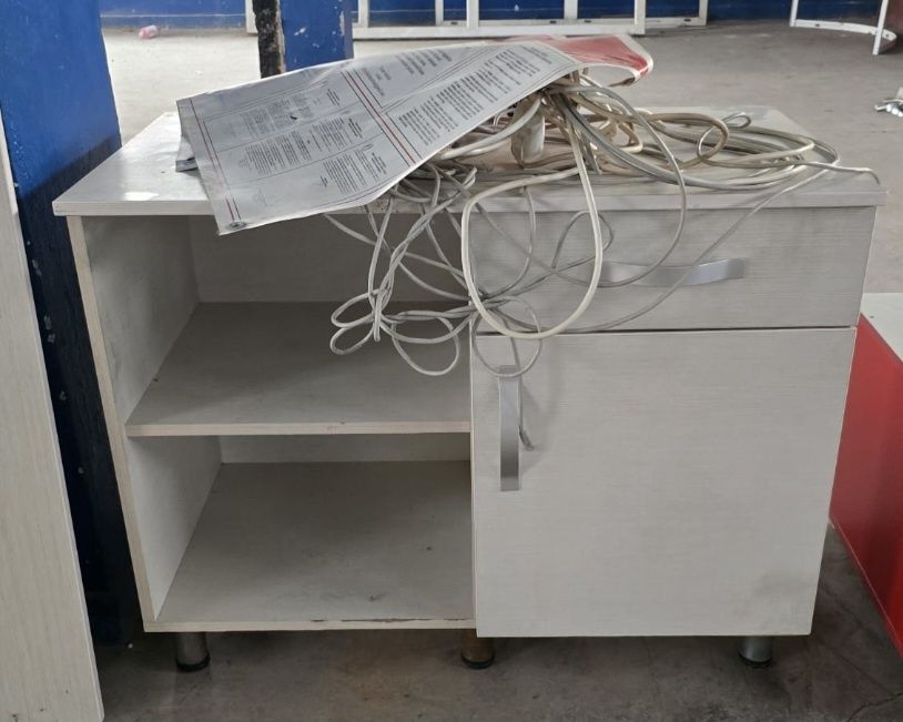 Vând mobilier birou