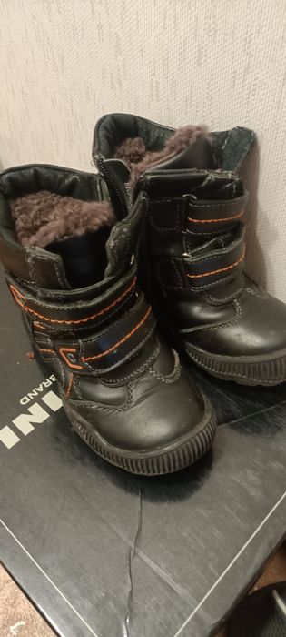 Зимние сапоги в отличном состояний