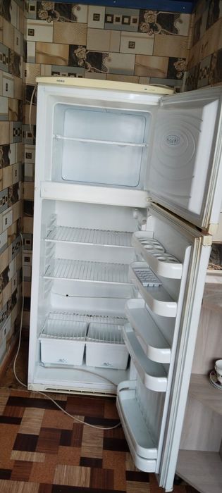 Продам холодильник за 30000