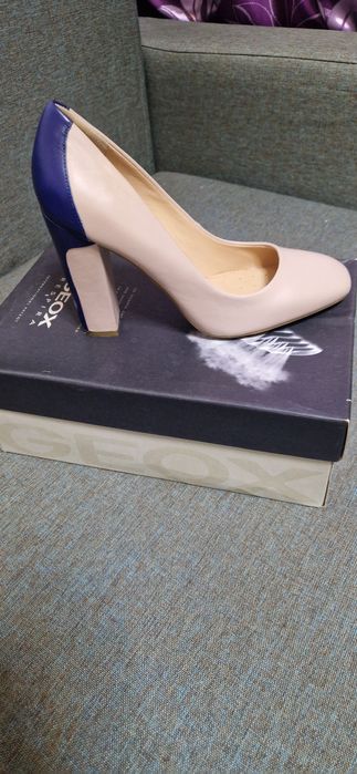 Продам обувь женскую