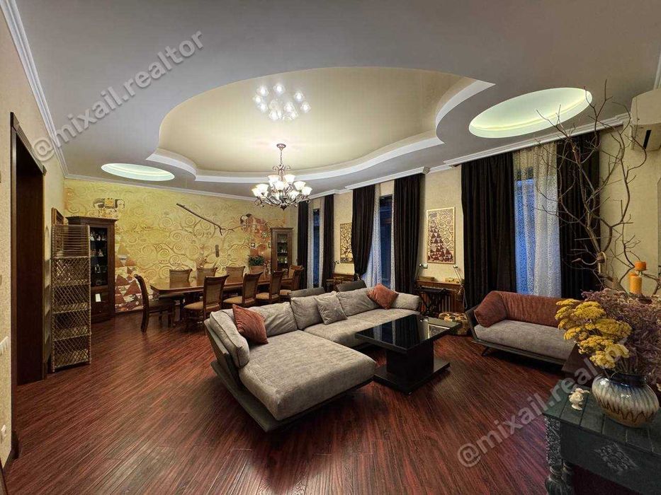 Продается Дом 582 м2 + 141 м2, 7,9 сот, Рисовый (87648)