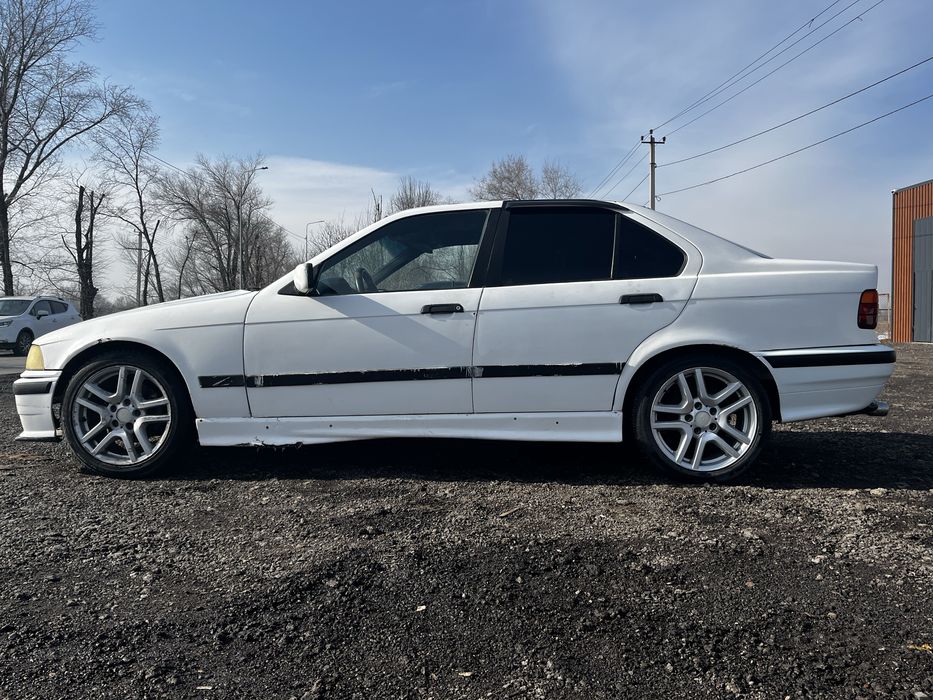 BMW 320 E36 1991 год