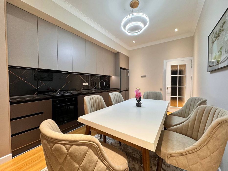 Жк Kazakhstan! Сдается 4х-ком квартра! В элит комплексе!