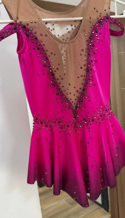 Трико ново за художествена гимнастика, танци за 8-10 години.