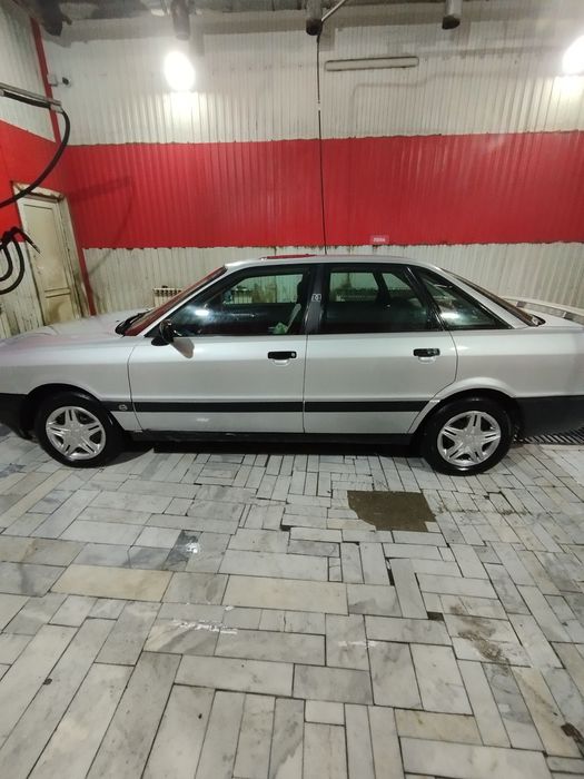 Продам Ауди 80 б3