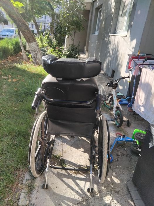 Cărucior pentru persoane cu dezabilitati