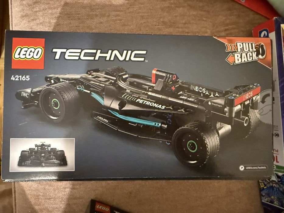 Lego Technic Mercedes-AMG F1 W14 7+
