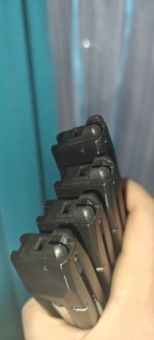 Pistol airsoft ASG P-09 OR, cu 4 încărcătoare