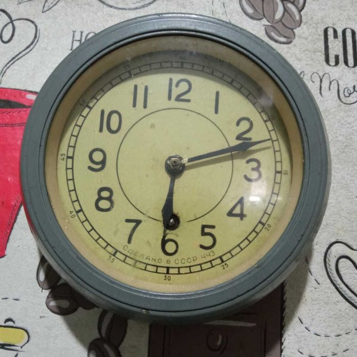 Продам настенные часы раритет