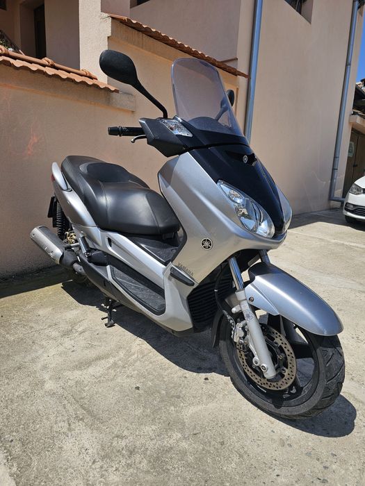 Yamaha X-max ...
