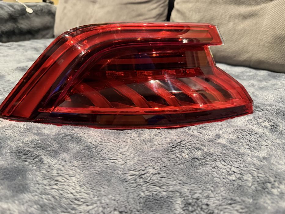 Ляв стоп audi q8