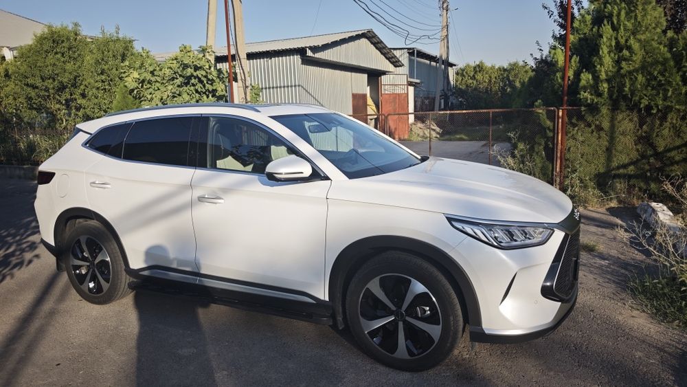Byd song plus, poziciya 2, rangi oq, toza,