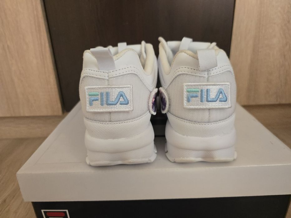 Fila Disruptor 41 бели маратонки с лепящи елементи