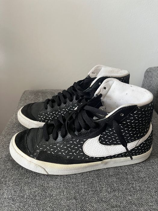 Vând adidași Nike Blazer Mid