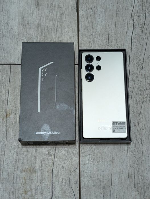Samsung S25 Ultra 512 gb Ram 12 5G EAC