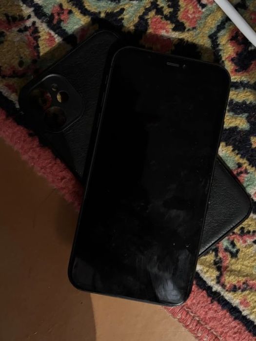 Продаю Айфон11 64гб76% 50к торг есть