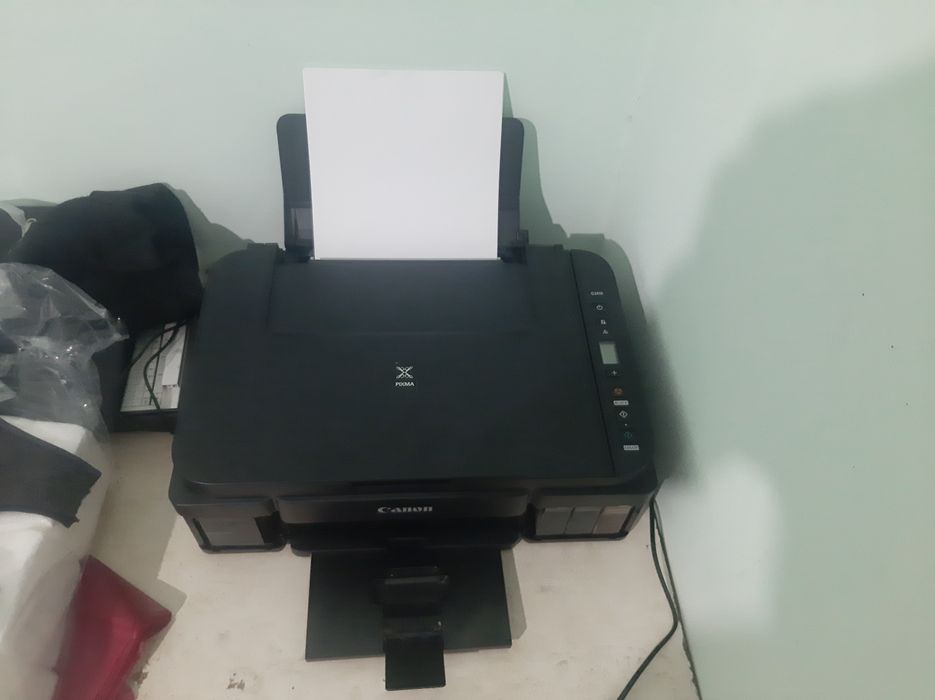 Rangli printer kseraqopiya skayner hammasi birda