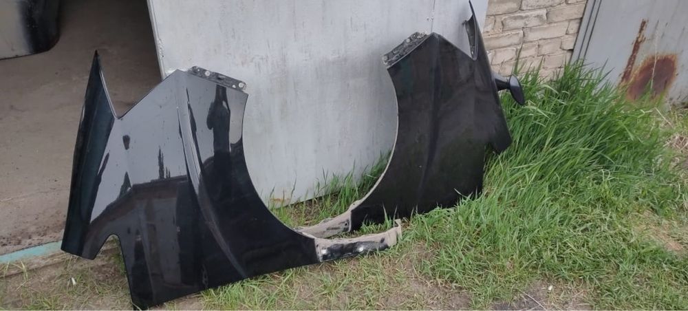 Продам кузовные запчасти