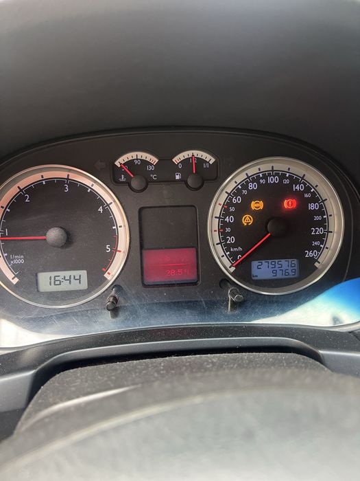 Vand volkswagen bora 1.9 ARL , 2002 .