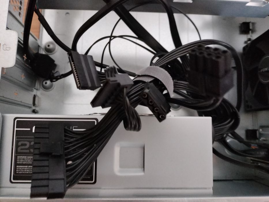 SFF корпус для ПК (mATX/ITX)