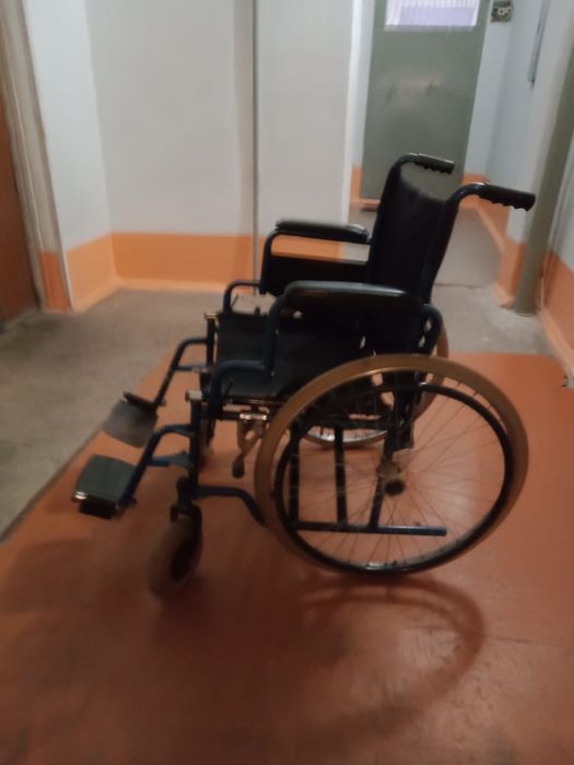 Продам коляску инвалидную