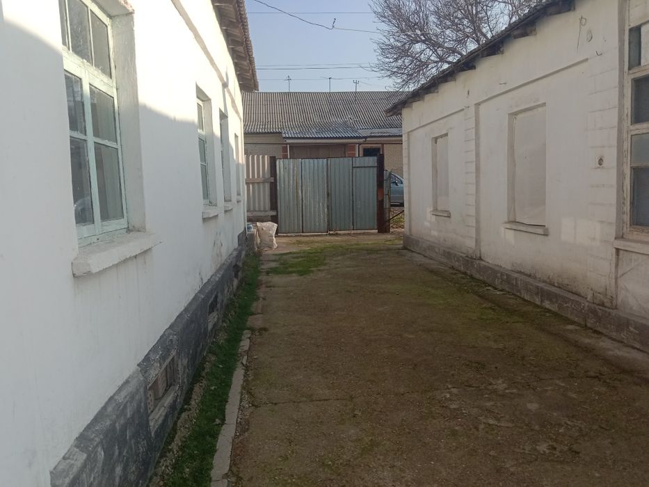 uy sotiladi 8 sotix tashmorya sentirda