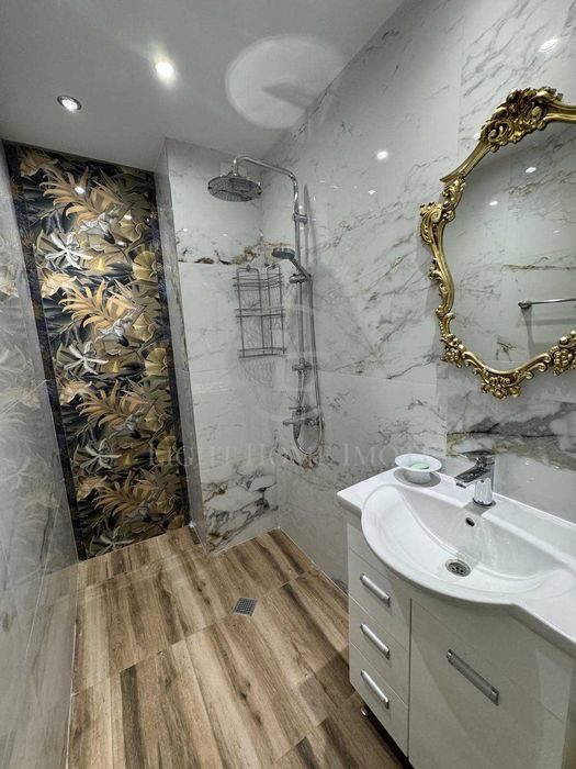 Продава се Тристаен апартамент в Пловдив, Център - 120 кв.м за 1984 €/кв.м - Снимка #15