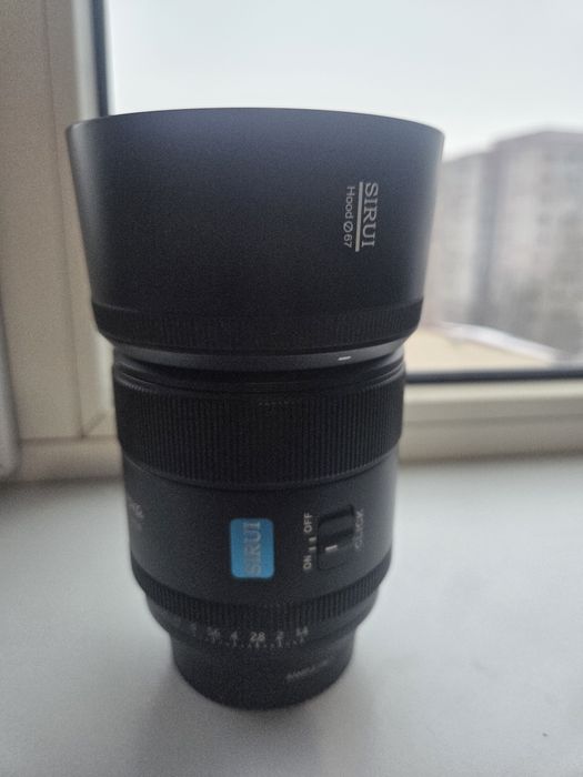 Obiectiv full frame Sirui 85mm f1.4 Sony E