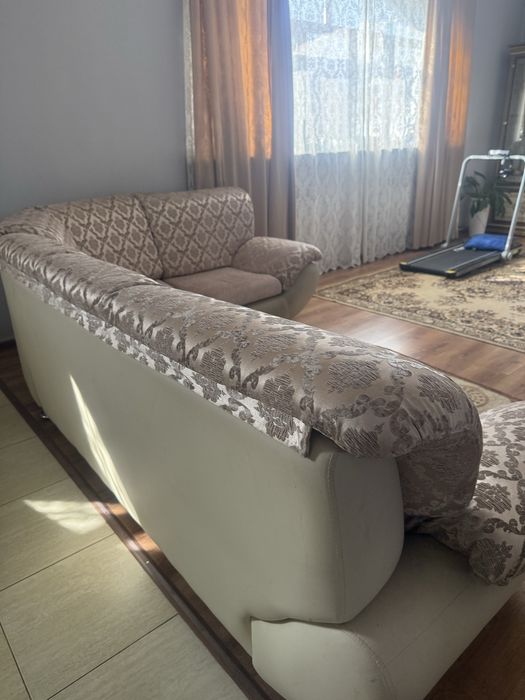 Диван  раскладной, с прочным каркасом