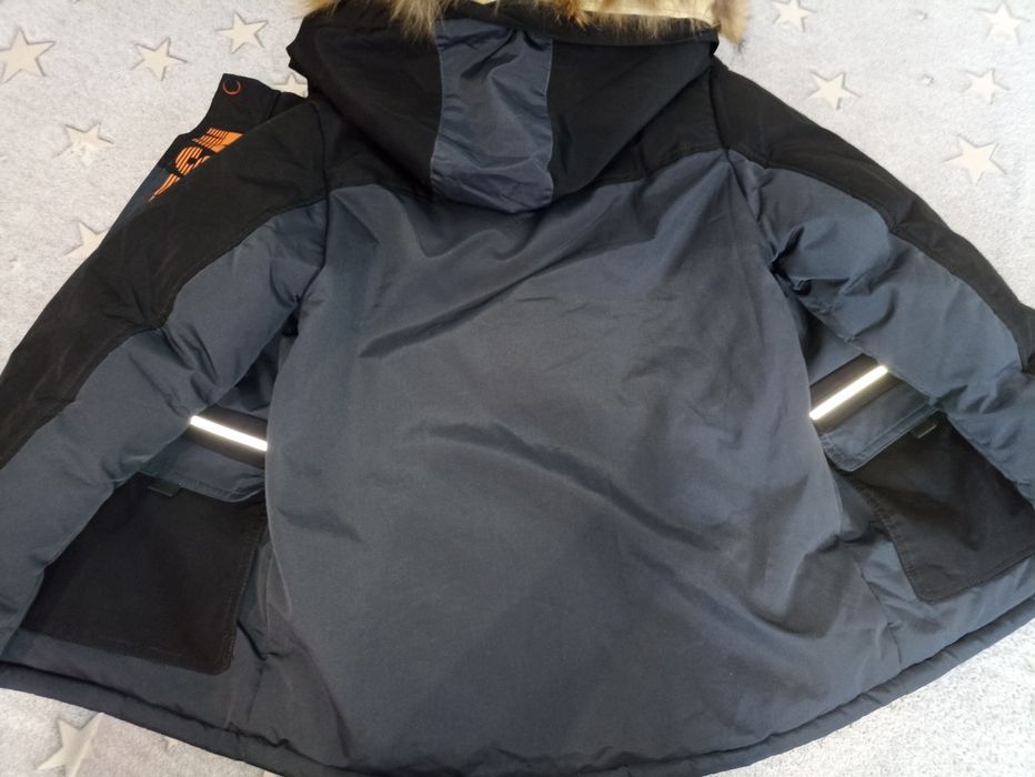 Продам куртку 134 размер .