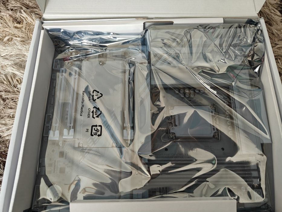 Gigabyte Z890 Aorus Elite Wifi 7 Ice