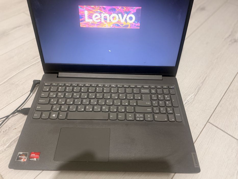 Продается ноутбук LENOVO
