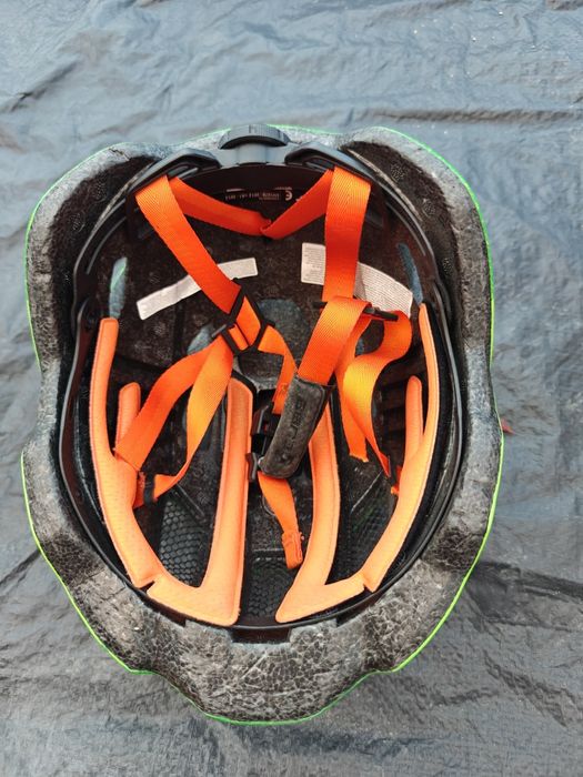 Каска Cube за деца.