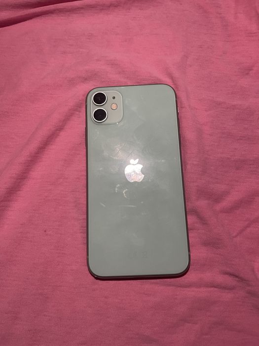 iPhone 11 в идеальном состоянии