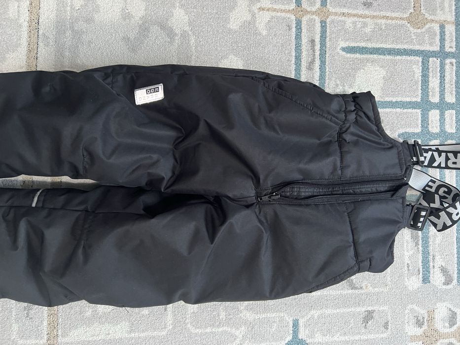 Продам зимний комбез на девочку