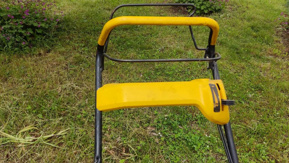 самоходна бензинова косачка за трева на части