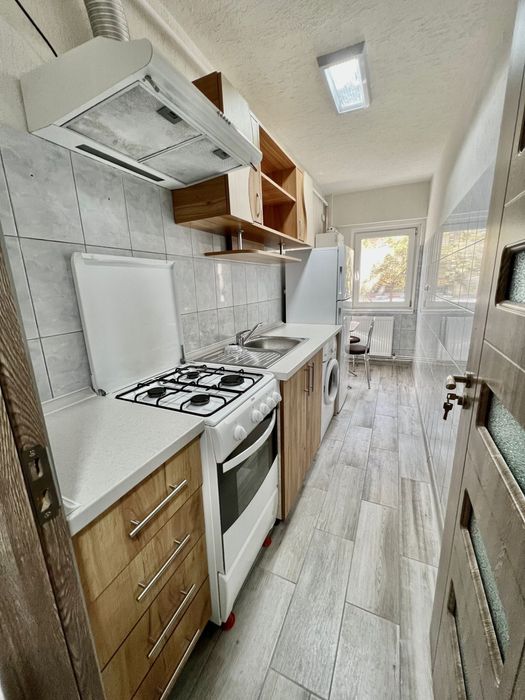 Inchiriez garsonieră