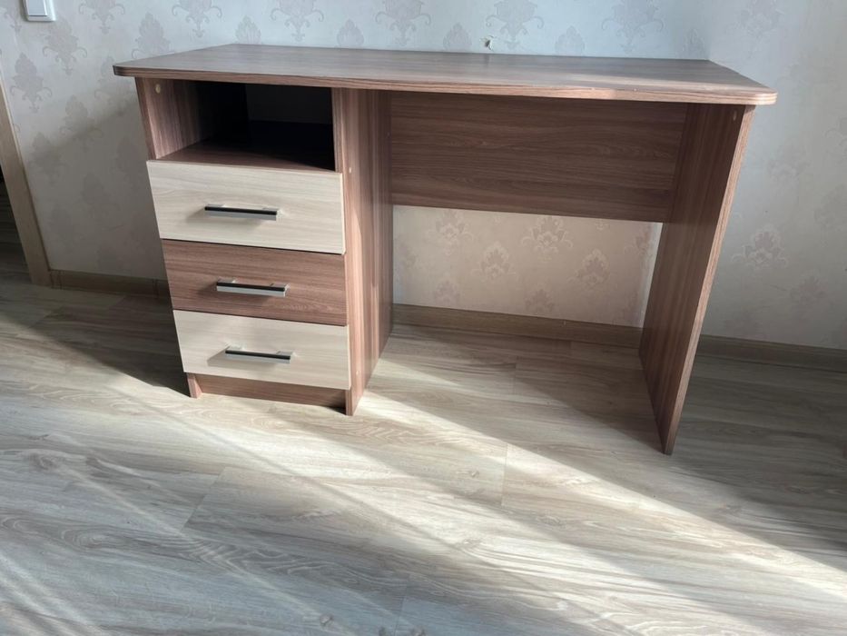 Продам диван и детский спальный гарнитур.