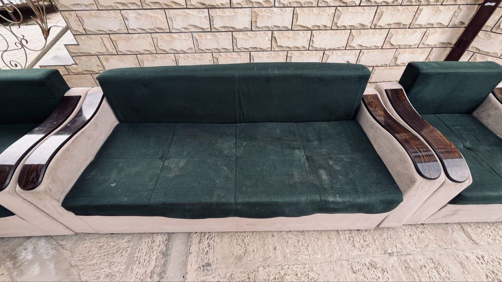 Диван сатылады.