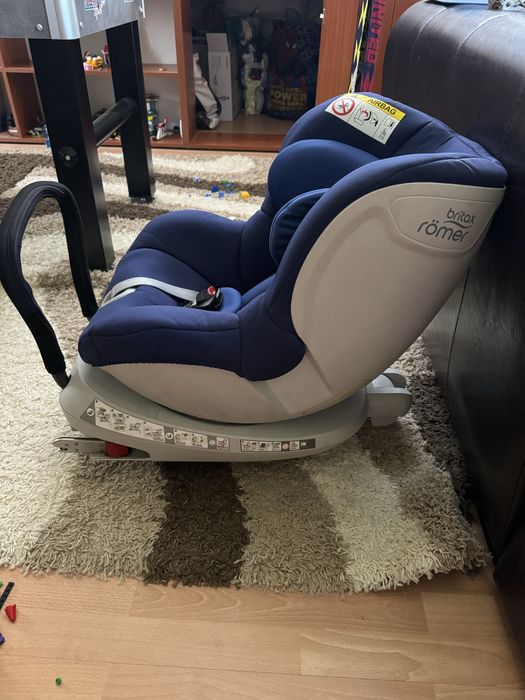 Детски стол за кола