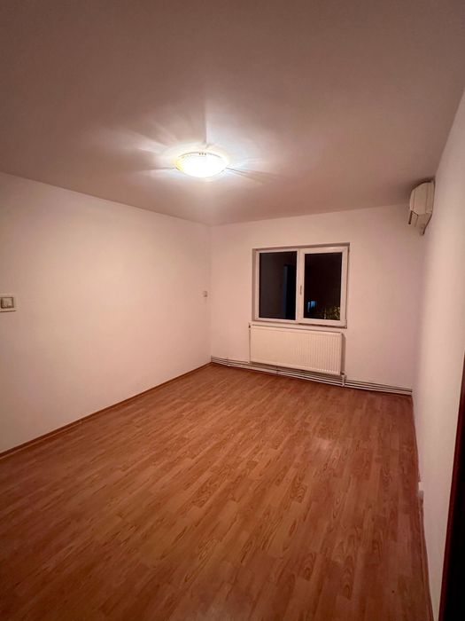 Apartament Zona Piata Orizont 2 camere pret negociabil