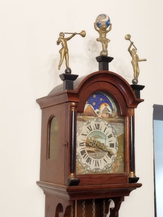 Антикварен холандски стенен-Фрезийски часовник