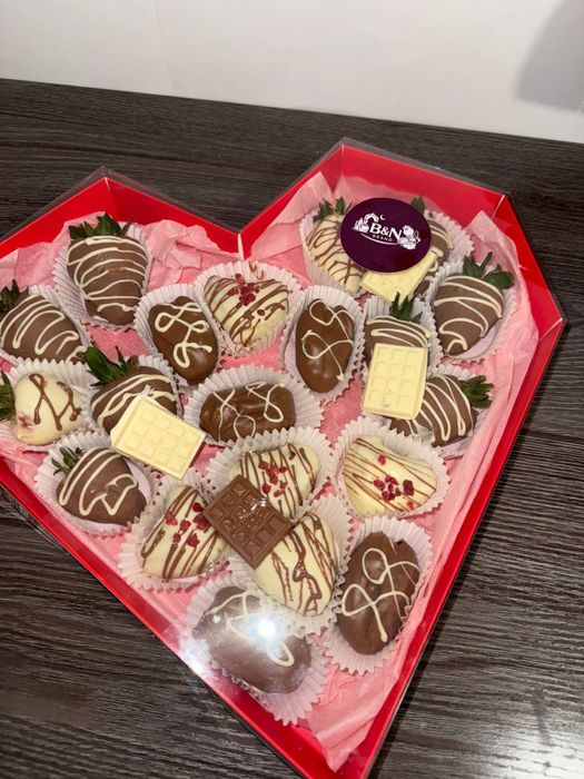 Клубника&Финики в шоколаде