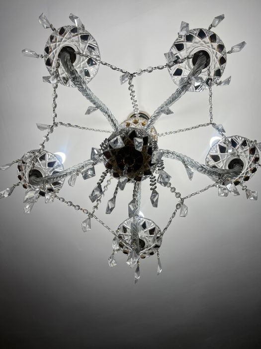 Хрустальная люстра