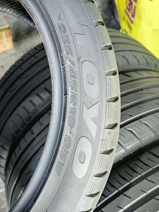 235/45R19 Toyo 2022 7-6,5mm stare impecabila